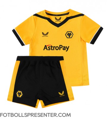 Wolves Hemmatröja Barn 2022-23 Kortärmad (+ korta byxor)